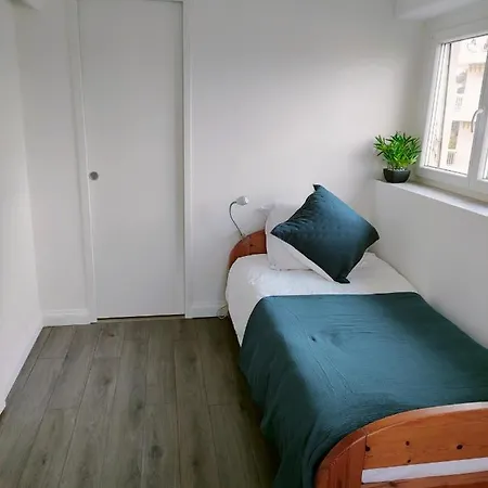 3 Rooms, 2 Bathrooms, In A Villa. Lightfull, Quiet And Charm