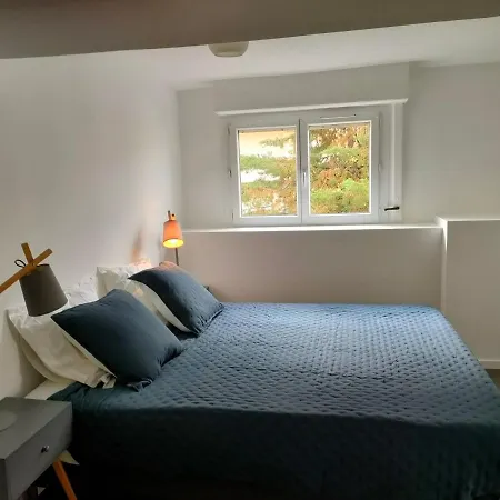 Apartment 3 Rooms, 2 Bathrooms, In A Villa. Lightfull, Quiet And Charm