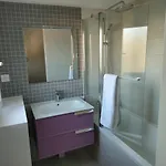 3 Rooms, 2 Bathrooms, In A Villa. Lightfull, Quiet And Charm * كان